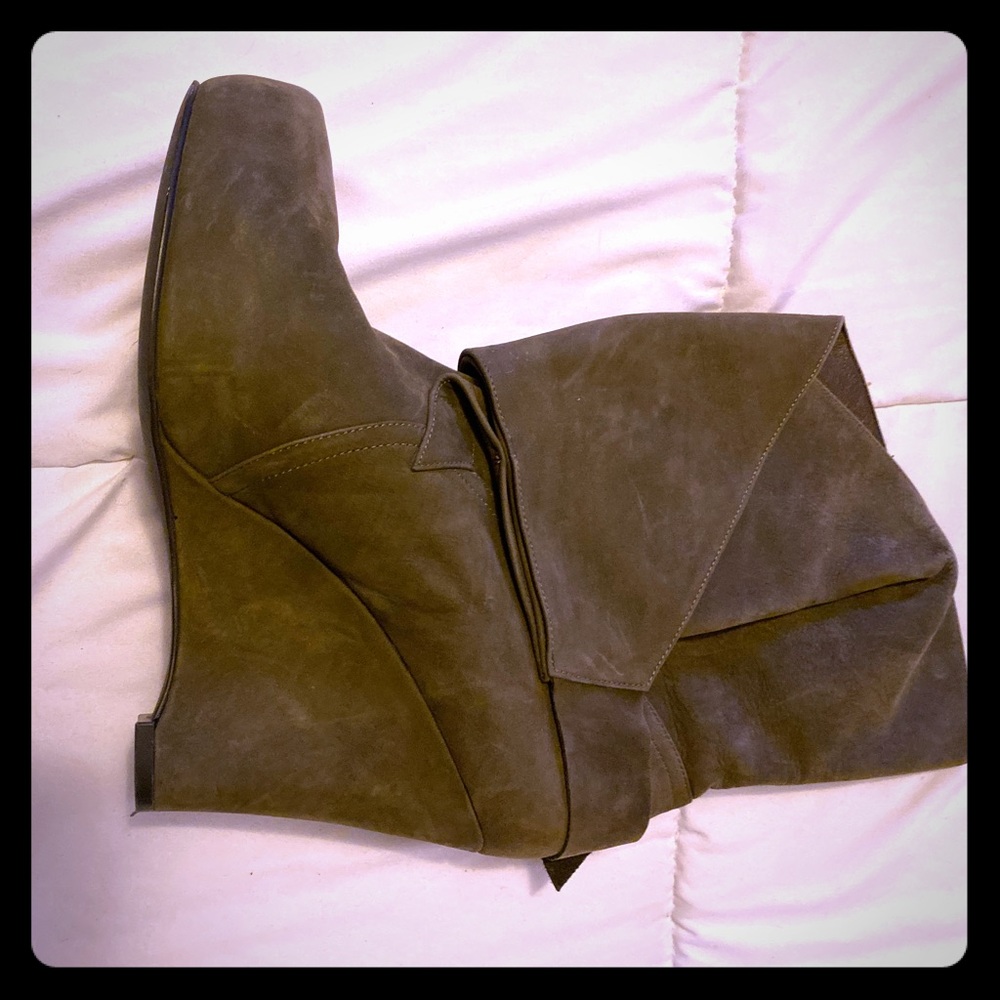 Vera Wang Lavender boots